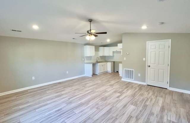 Fully Renovated 2 Bedroom Home in Prime Huntsville Location – 35811 !! Fridge not included!! photos photos