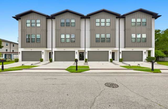 Gorgeous 4/3.5 Custom 3 Story Townhome Gallery 1