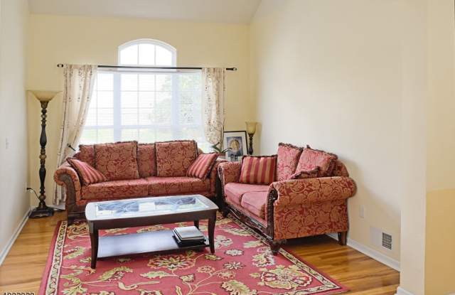 12 WINDING HILL DR Gallery 4