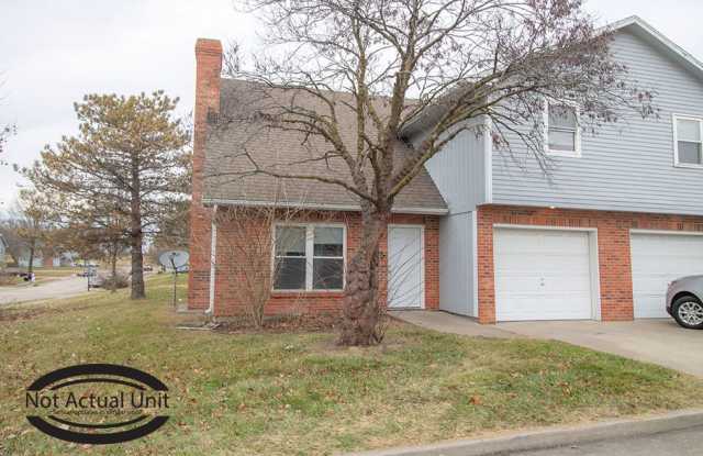 Spacious Southside Duplex - 1914 Mirtle Grove Court, Columbia, MO 65201