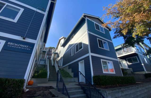 Beautiful 2 bedroom in Tacoma WA - Apply Today! photos photos