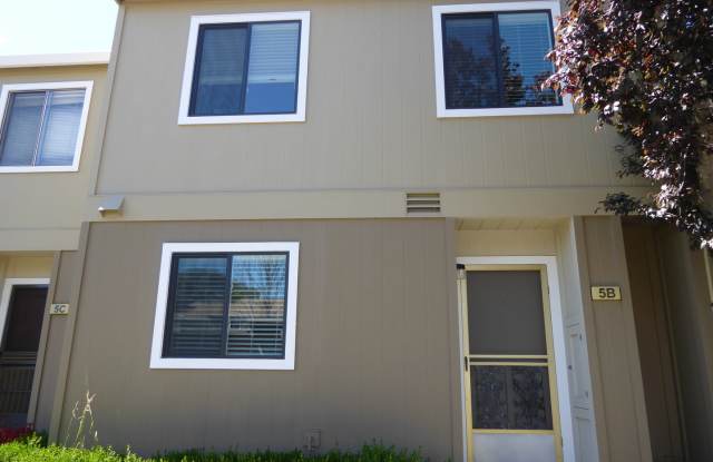 THREE BEDROOM TWO AND HALF BATH TWO STORY CONDO HOME NEAR HIGHWAY 101 AND 37 photos photos