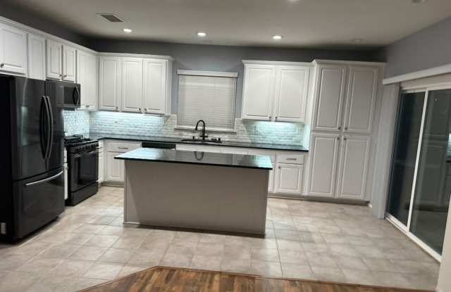 28312 Sycamore Drive Gallery 4