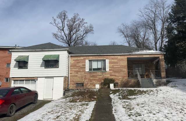3 Bedroom House located in Evansdale - Available June 2. 2027! Gallery 1