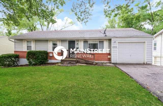 206 Maple Street Gallery 1