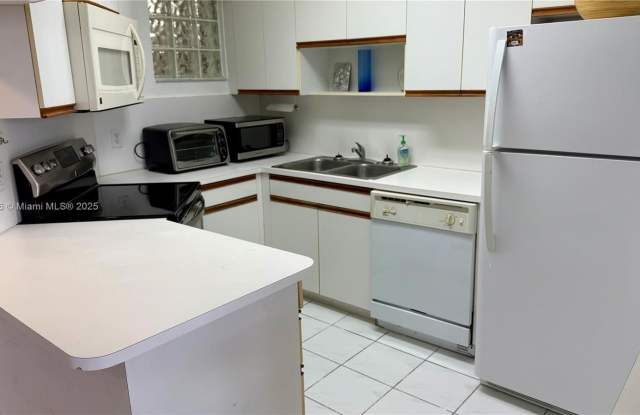 9156 Collins Ave - 9156 Collins Avenue, Surfside, FL 33154