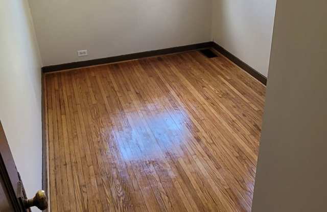 Cozy 2 bedroom single family home Gallery 4