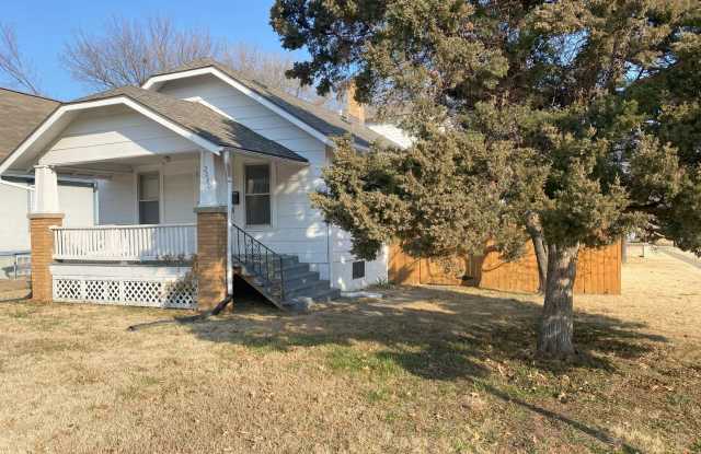 Across the street from Washburn University. Perfect for students photos photos