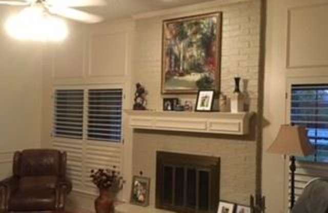 723 HAWK Lane Gallery 4