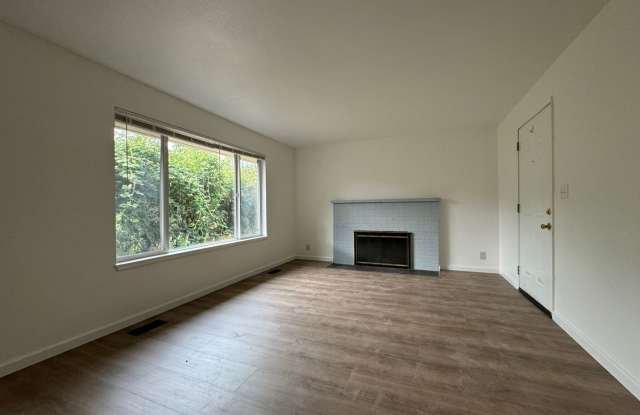Newly renovated 3 bed 1.5 bath home at White center in Seattle Gallery 2