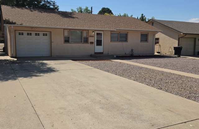ALL PROSPECTIVE TENANTS MUST SUBMIT A $58 NON-REFUNDABLE APPLICATION FEE PER APPLICANT ONLINE AND BE PRE-QUALIFIED PRIOR TO ANY SHOWINGS Apply @ puebloarearentals.com photos photos