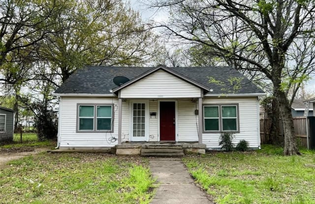 1002 E High Street - 1002 East High Street, Terrell, TX 75160