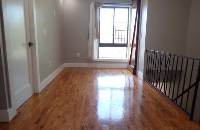 203  CRYSTAL STREET photos photos