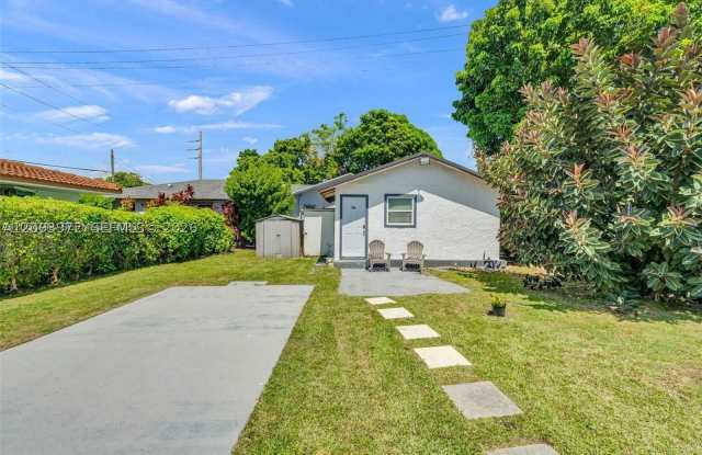 2993 SW 16th Ter Gallery 2