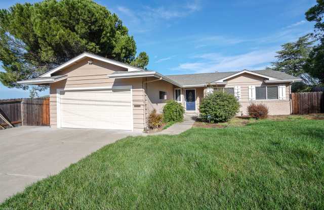 3952 Bayview Cir Gallery 2