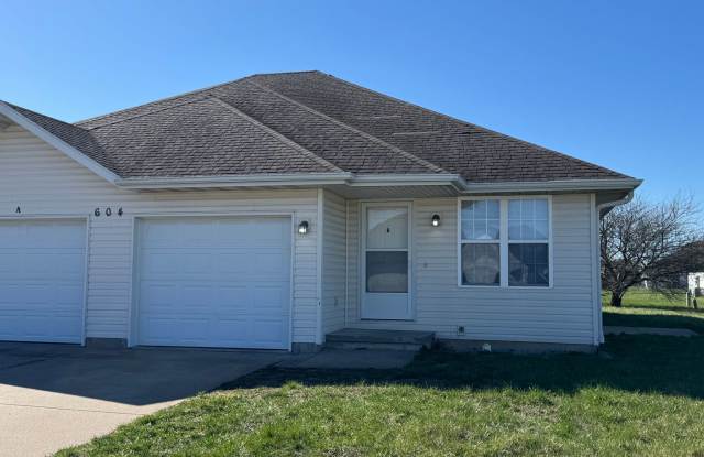 2 Bedroom, 2 Bathroom Duplex in Clever MO photos photos