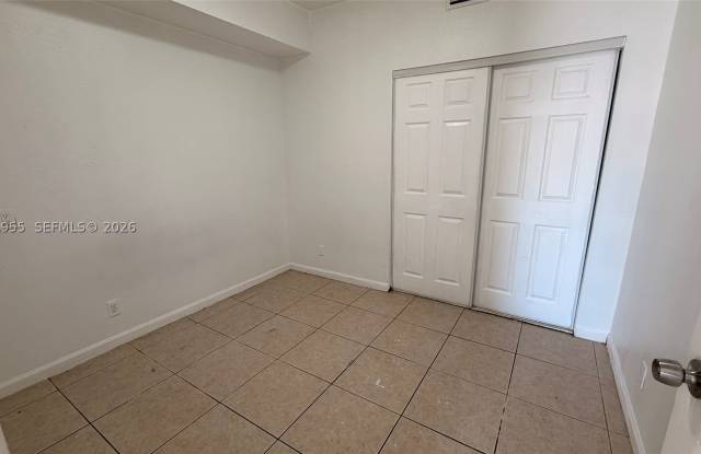 640 SW 9th Court Gallery 2
