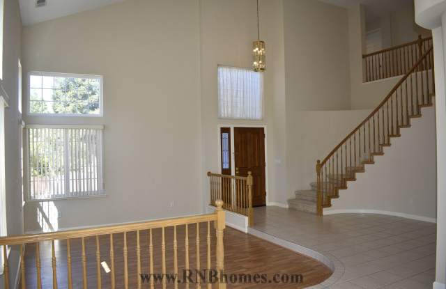 2400 Carr Court Gallery 4