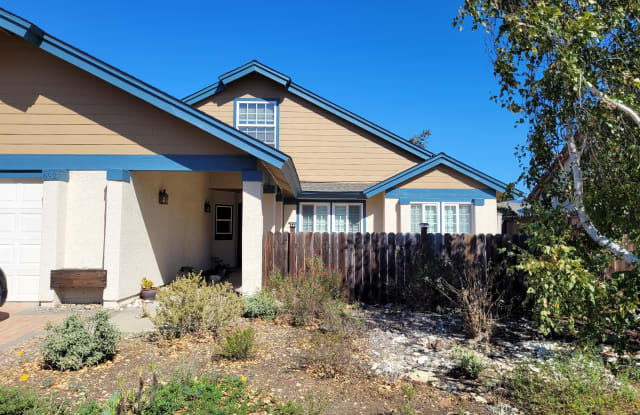 892 Vista Del Arroyo - 892 Vista Del Arroyo, San Luis Obispo, CA 93405