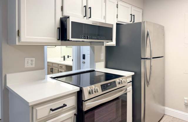 Updated Condo in Aurora Gallery 1