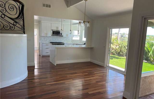 30542 North Hampton Road Gallery 2