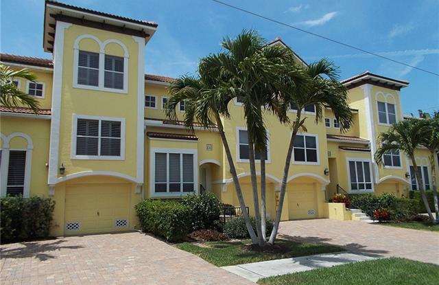 1080 5th ST S - 1080 5th Avenue South, Naples, FL 34102
