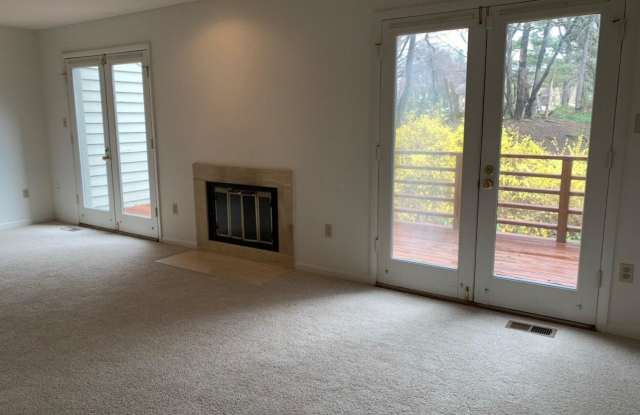 5534 SUFFIELD COURT Gallery 3