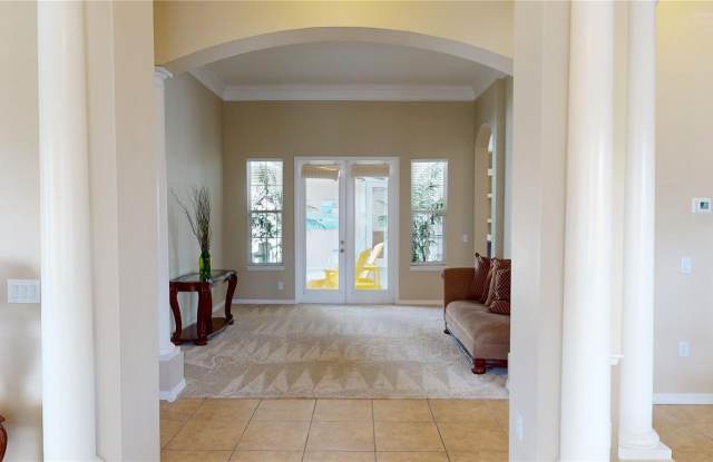 913 SPRING PARK LOOP Gallery 3