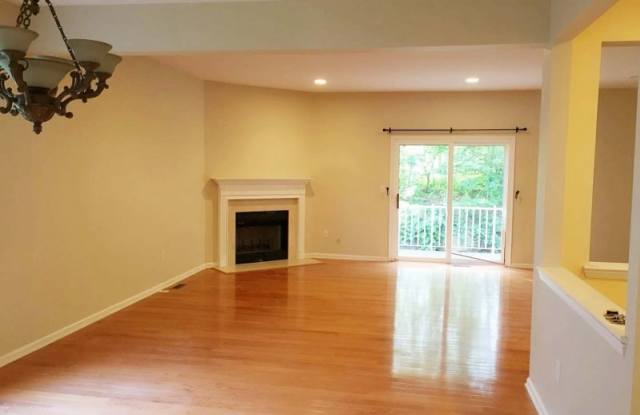 341 SUMMERHILL DR Gallery 3