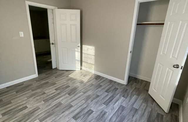 1309 Roberts Gallery 1