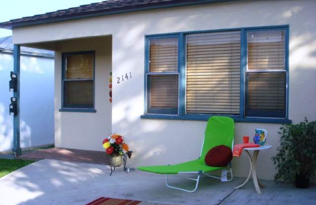 2141 Thomas Ave - 2141 Thomas Avenue, San Diego, CA 92109