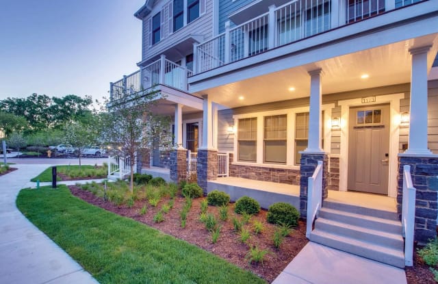 1122 South Eldridge Lane - 1122 S Eldridge Ln, Elmhurst, IL 60126