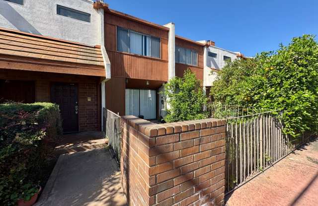 3 Bedroom, 2.5 Bathroom Townhouse with Attached Garage and Washer and Dryer in Unit photos photos