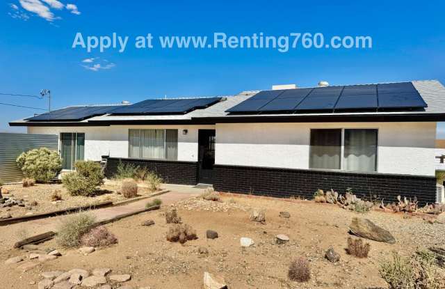 Spacious Home with Solar Panels!! photos photos