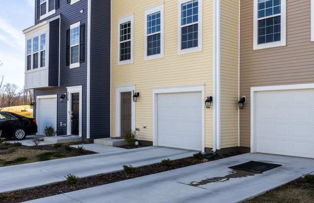 Beautiful, Like New 3 Bedroom Townhome in Waynesboro Available NOW! Gallery 3