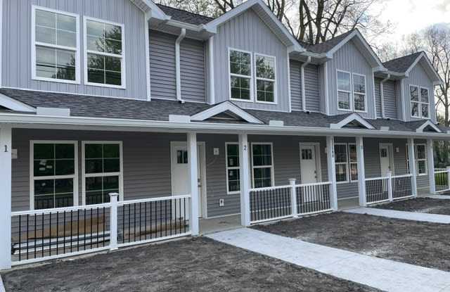 13580 Main Street - 3 photos photos