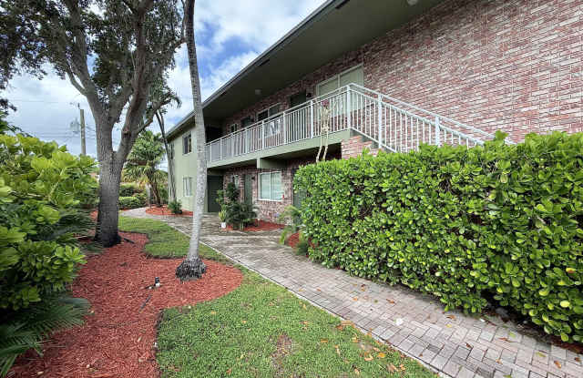 1353 HOLLY HEIGHTS Drive Gallery 1
