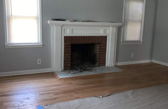 16213 Collingham Drive Gallery 2