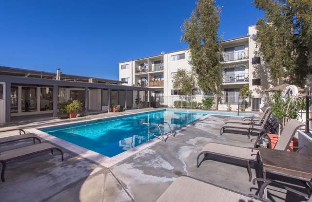 Tarzana Springs Gallery 4