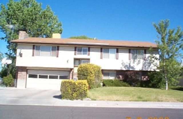 1412 Sherwood Dr Gallery 1