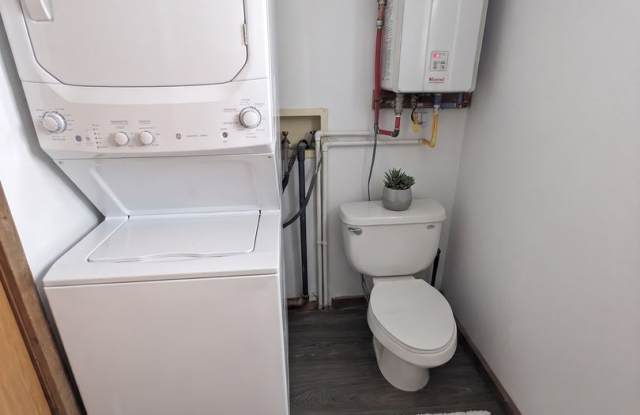 Lovely 1 Bedroom Kamiah Cabin with Breathtaking Views Gallery 4