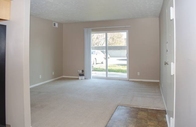 Spring Acres Apartments Gallery 1