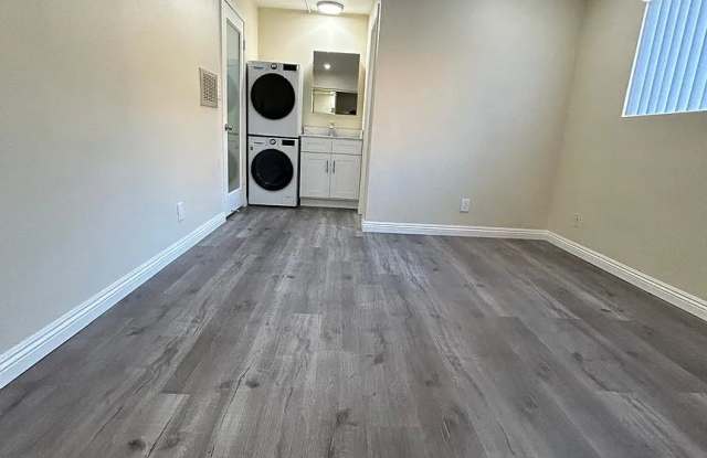 4358 Berryman Ave Apt 4 photos photos