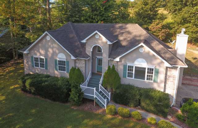 Stylish, Move-In-Ready Home with Designer Touches and Scenic Privacy photos photos Stylish, Move-In-Ready Home with Designer Touches and Scenic Privacy photos photos