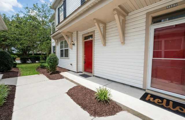 1555 Rollesby Way Gallery 1