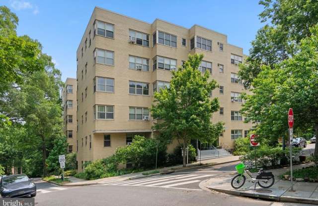 Adams Morgan/Mount Pleasant One Bedroom W/All Energy Utilities Included! Gallery 1