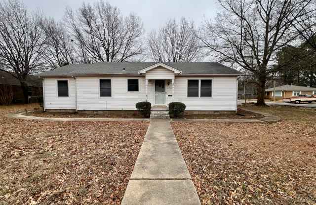 3 Bedroom/2.5 Bathroom Home Available for Rent! - 4729 South 28th Street, Fort Smith, AR 72901
