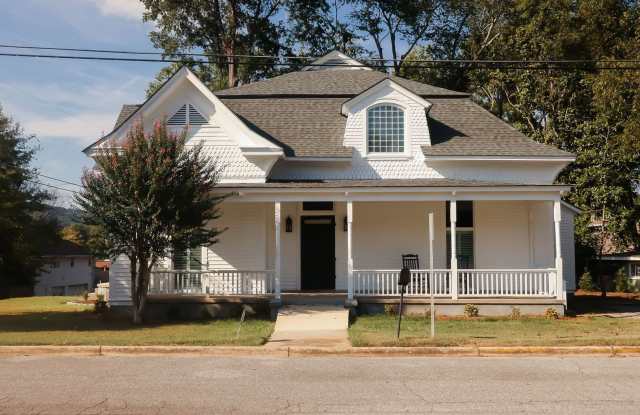 $1200 OFF your first month! Gallery 1