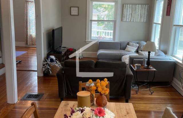 Charming 4-Bedroom Home-No Broker Fee photos photos