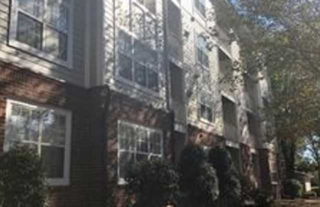 928 Beacon Square Ct Gallery 4